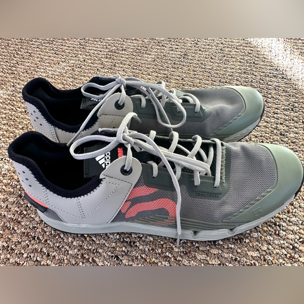Nearly New Adidas Five Ten Trailcross LT Mountain biking shoes. Women’s Sz 9.5